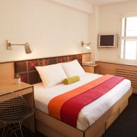 Kamer met tweepersoons bed